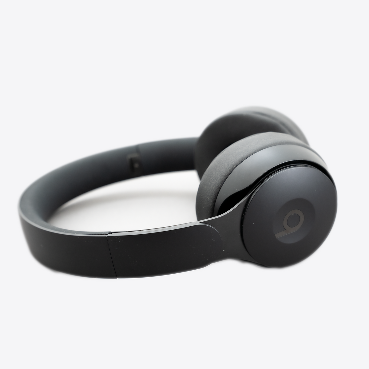 Beats Solo Pro - Black(Open Box) – ReCellExchange